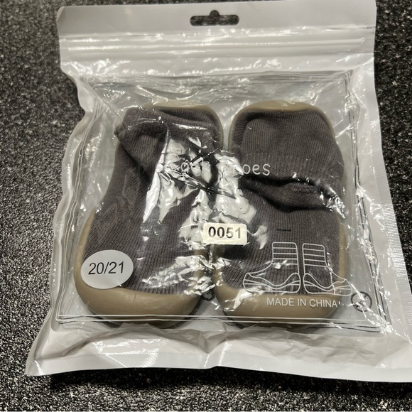 4/$20 Gray Toddler Shoe Socks - Picture 3 of 3